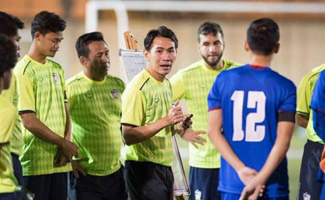 HLV Anurak Srikerd quyết định từ chức vì thất vọng.