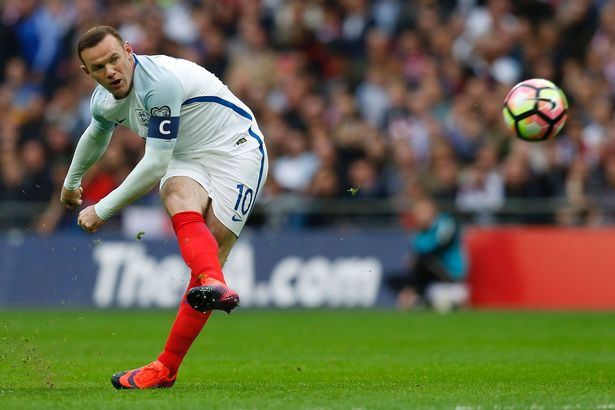 Wayne Rooney đang bị chính các CĐV nhà quay lưng.