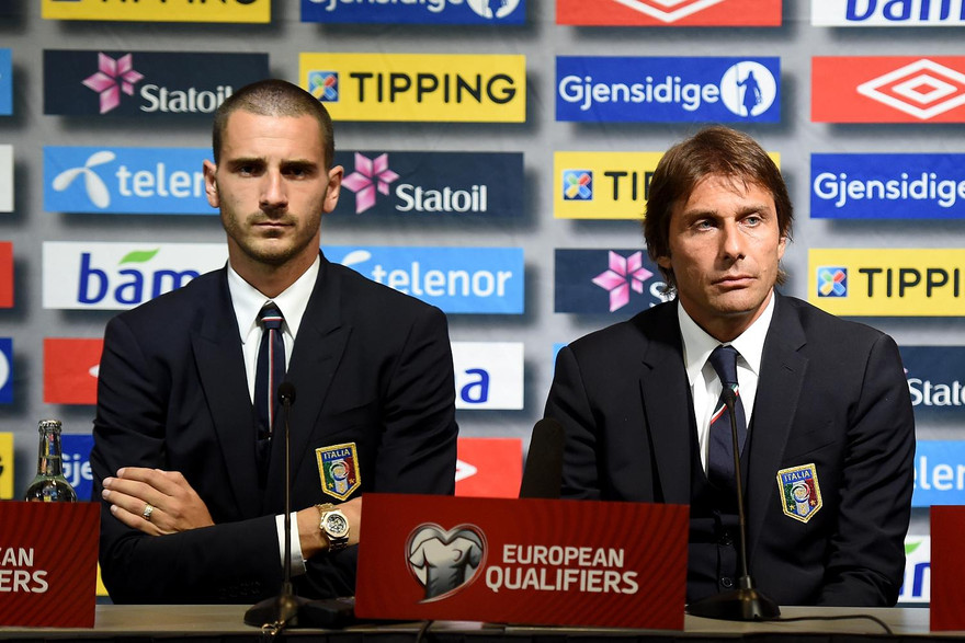 HLV Antonio Conte muốn tái hợp với Bonucci ở Chelsea.