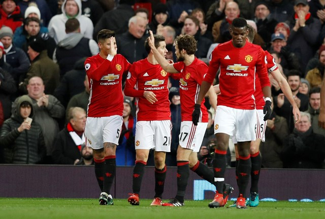 Các cầu thủ M.U đã giành trọn 3 điểm trong cuộc tiếp đón Sunderland.