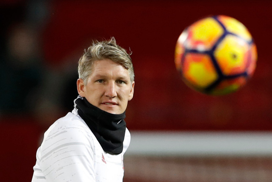 Phía Bayern Munich tức giận vì M.U đối xử tệ bạc với Schweinsteiger.