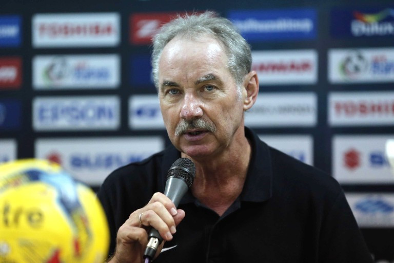 Alfred Riedl và Indonesia cùng lập kỷ lục về nhì.