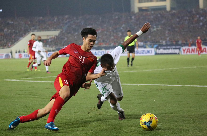 Tuyển Việt Nam thua Indonesia với tổng tỷ số 3-4 sau hai lượt trận ở vòng bán kết. Ảnh: Như Ý