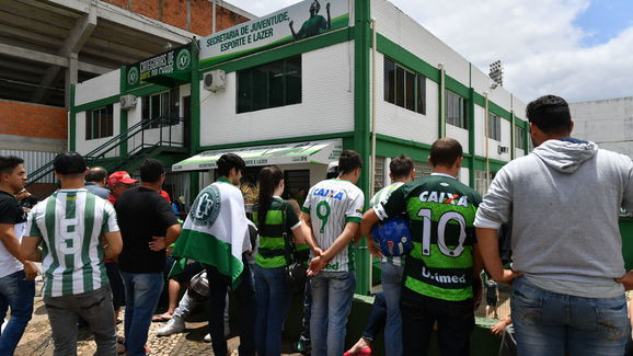 NHM Chapecoense xót thương các cầu thủ xấu số.