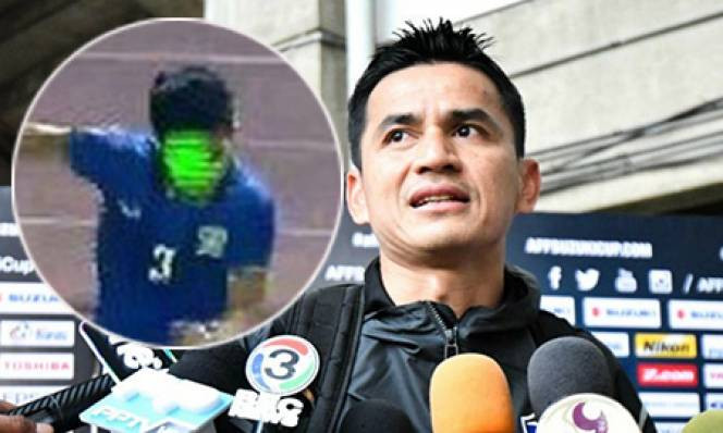 Kiatisak tố cầu thủ lẫn CĐV Indonesia “chơi bẩn”.