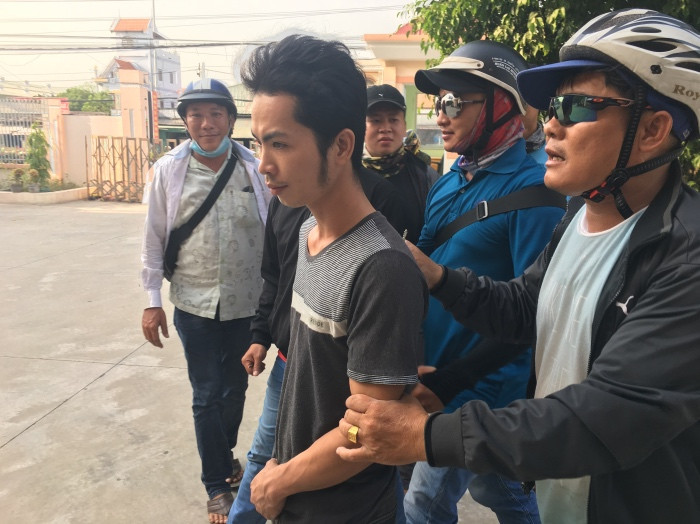 Nhân bị các "hiệp sĩ" Bình Dương bắt giữ giao cho công anh