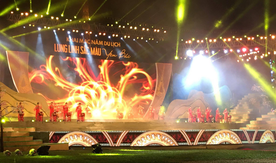 “Lung linh sắc màu Yên Bái”