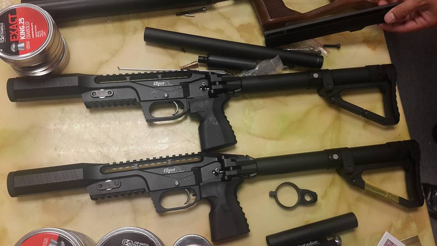 Phát hiện lô súng, đạn hiện đại tại sân bay Nội Bài