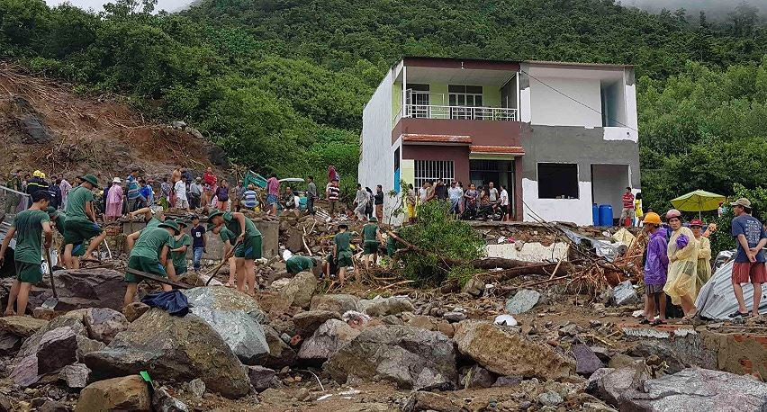 Tang thương tại xã Phước Đồng, Tp Nha Trang sau cơn lũ.