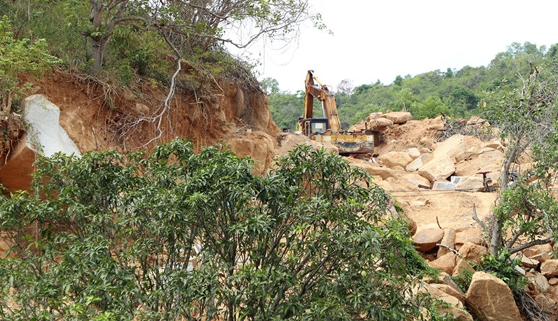 Thuê rẫy giá rẻ để khai thác cát trái phép