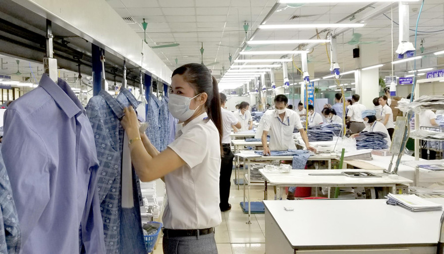 Luật BHXH 2014 đang được Bộ LĐ-TB&XH nghiên cứu sửa đổi, trong đó có một số đề xuất có tác động lớn lên thị trường lao động và các chế độ an sinh xã hội. Ảnh minh hoạ: PHẠM THANH.