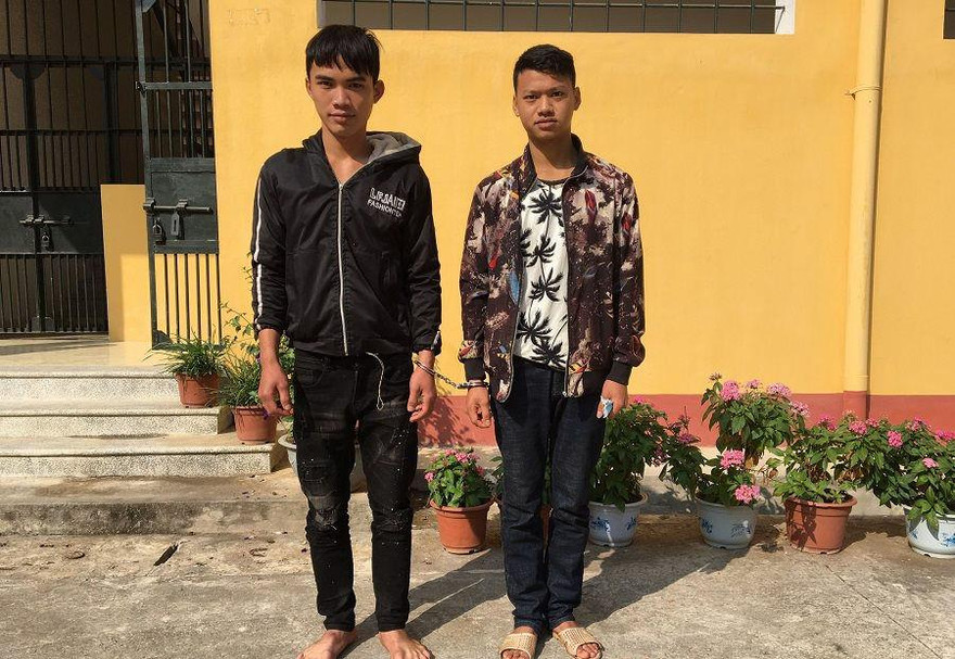 Hai đối tượng Dũng và Thắng tại cơ quan công an -Ảnh do công an Lạng Sơn cung cấp 