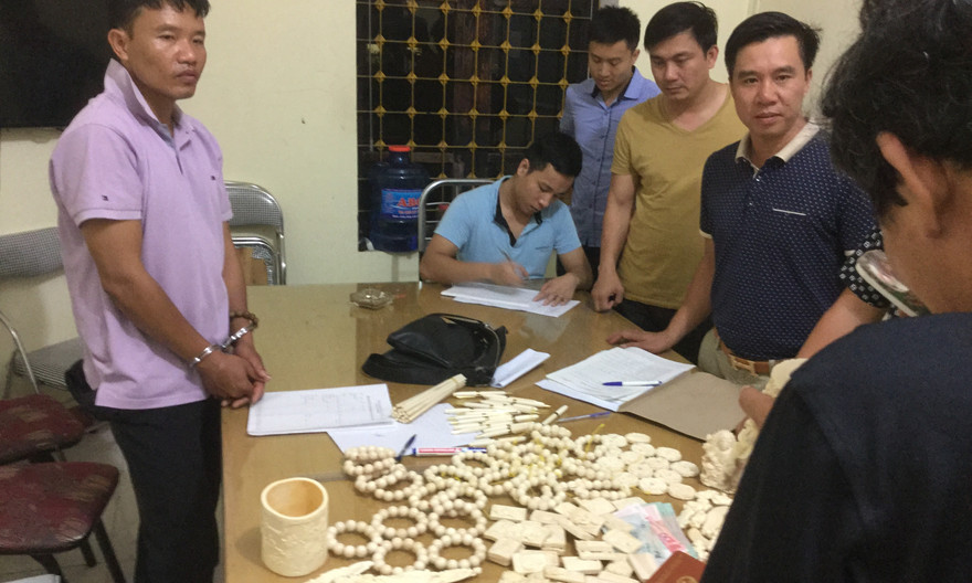 Cảnh sát căng mình chống buôn lậu dịp Tết