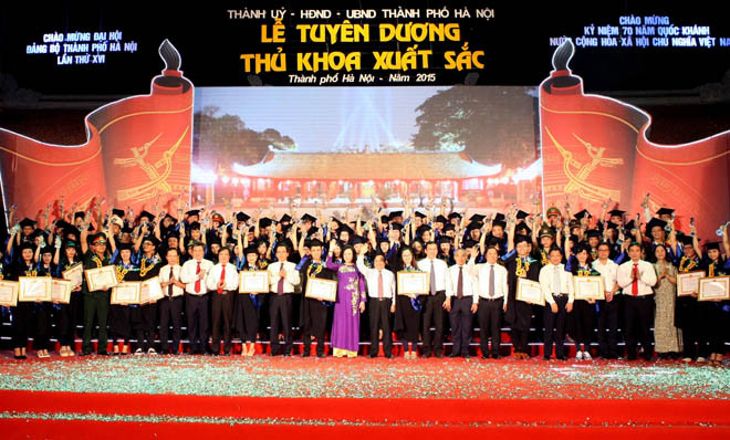 Các thủ khoa 2015 được Hà Nội vinh danh