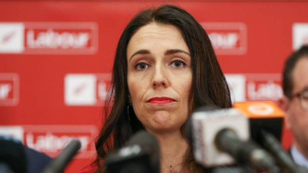 Thủ tướng New Zealand Jacinda Ardern cho biết, chính phủ sẽ thắt chặt việc sở hữu súng cá nhân.