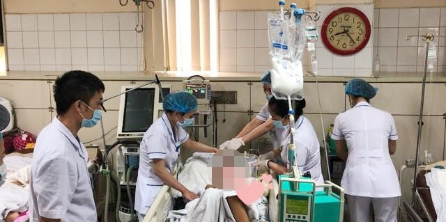 Bé M đang hồi phục tốt sau ca phẫu thuật. Ảnh: BS Hoàng Công Tình