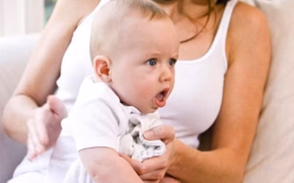 Bệnh của đường hô hấp trên của trẻ gặp nhiều nhất vào lúc chuyển mùa là viêm VA, viêm amiđan, viêm mũi, họng, viêm xoang…