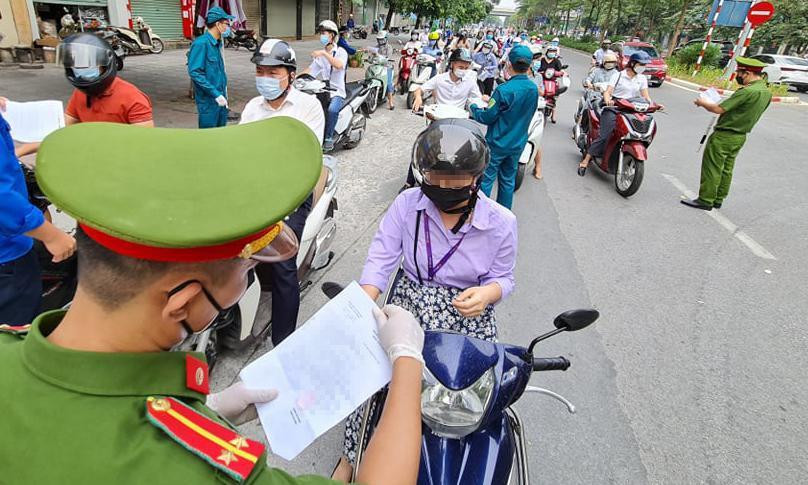 Công an Hà Nội sẽ cấp giấy đi đường có nhận diện cho các tổ chức/doang nghiệp và cá nhân.