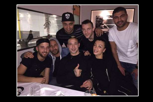 Radja Nainggolan vừa dính líu vào một tình huống dở khóc dở cười.