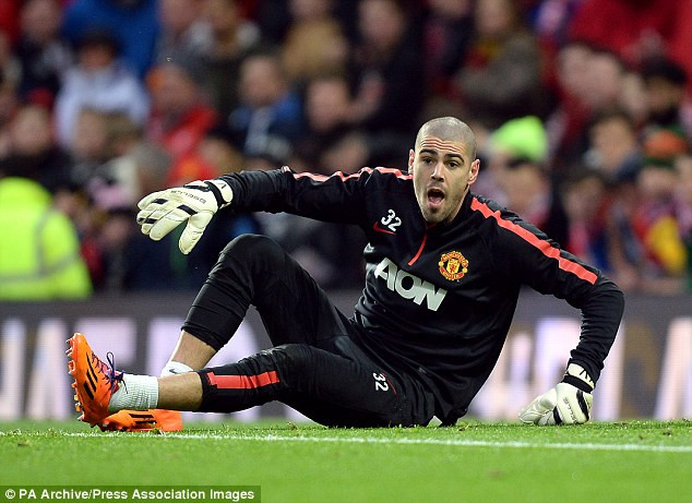 Valdes chỉ mong Van Gaal bị sa thải.