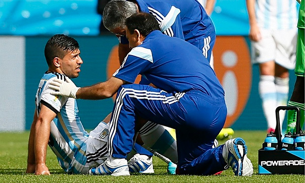 Aguero vừa dính chấn thương khá nặng.