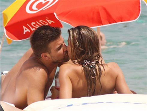 Pique – Shakira lại bị tống tiền bằng “clip sex”.