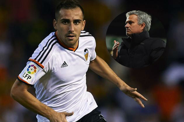 Mourinho nhắm Alcacer cho hàng công Chelsea. 