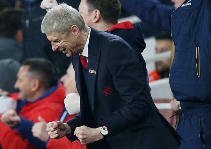 HLV Wenger mơ về ngôi vô địch.