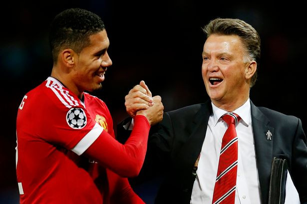 Van Gaal muốn mua thêm cầu thủ.