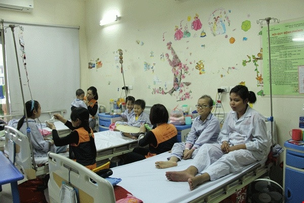 Bệnh nhân Thalassemia điều trị tại Viện Huyết học và truyền máu TƯ. Ảnh: Internet