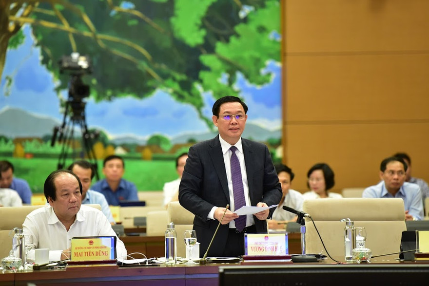 Phó Thủ tướng Vương Đình Huệ tại phiên chất vấn. Ảnh PV