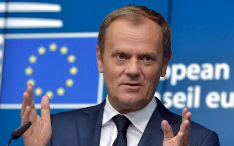 Chủ tịch EU Donald Tusk cảnh báo Anh không nên trì hoãn đàm phán Brexit.