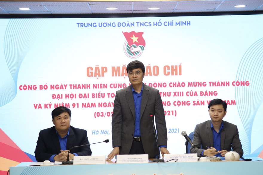 Anh Bùi Quang Huy, Bí thư thường trực T.Ư Đoàn, Chủ tịch T.Ư Hội SVVN thông tin về chương trình Ngày Thanh niên cùng hành động tại buổi họp báo. Ảnh: Lâm Đảng Hải