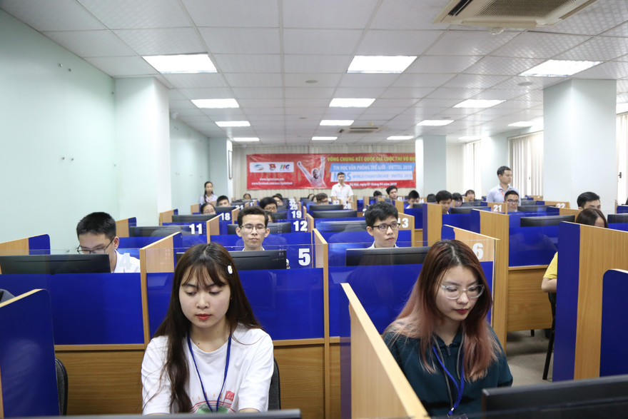 Ngày 7/4, 120 thí sinh xuất sắc nhất cả nước đã đồng loạt tranh tài tại Vòng chung kết quốc gia cuộc thi Vô địch tin học văn phòng thế giới – Viettel 2019 trên cả ba miền Bắc, Trung, Nam.