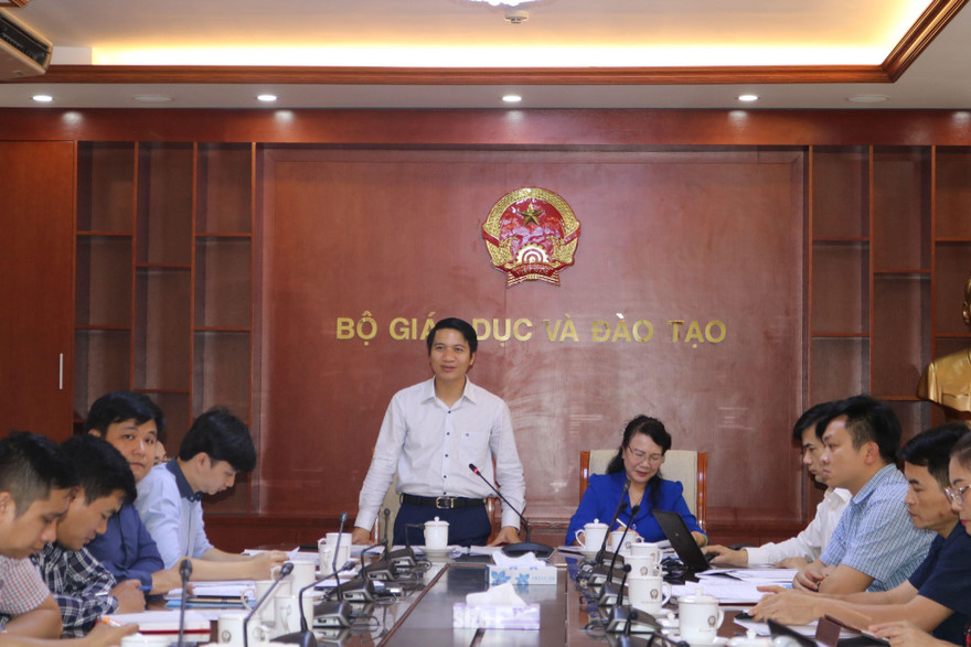 Bí thư T.Ư Đoàn, Chủ tịch Hội đồng Đội T.Ư Nguyễn Ngọc Lương phát biểu tại buổi làm việc.