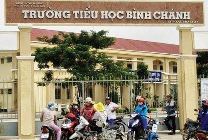 Vụ cô giáo ở trường tiểu học Bình Chánh (Long An) bị phụ huynh ép quỳ 40 gây bức xúc dư luận những ngày qua.