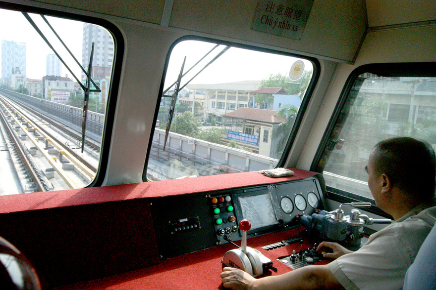 Hiện không có quy định khung về mức lương với chuyên gia nước ngoài. Ảnh minh họa.