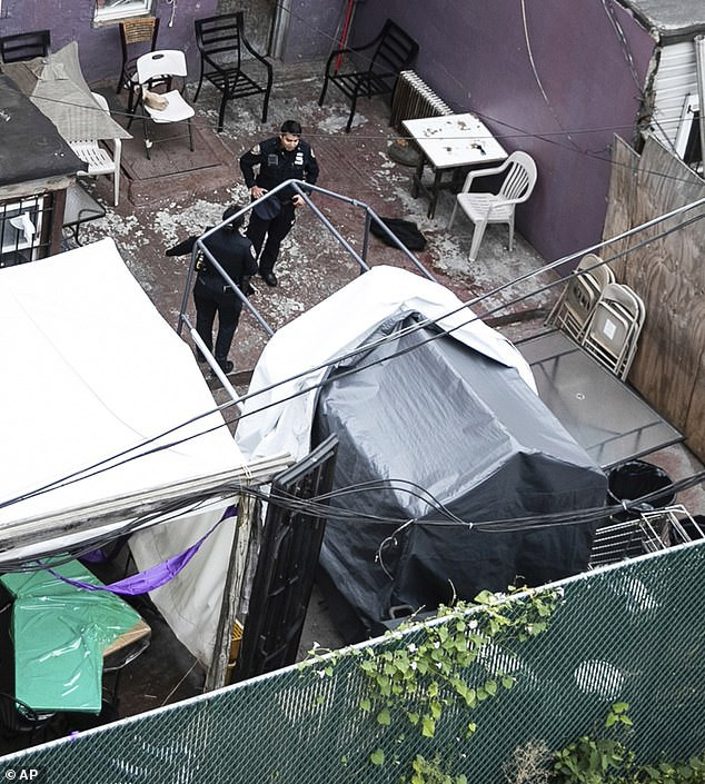 Hiện trường vụ xả súng ở Brooklyn.