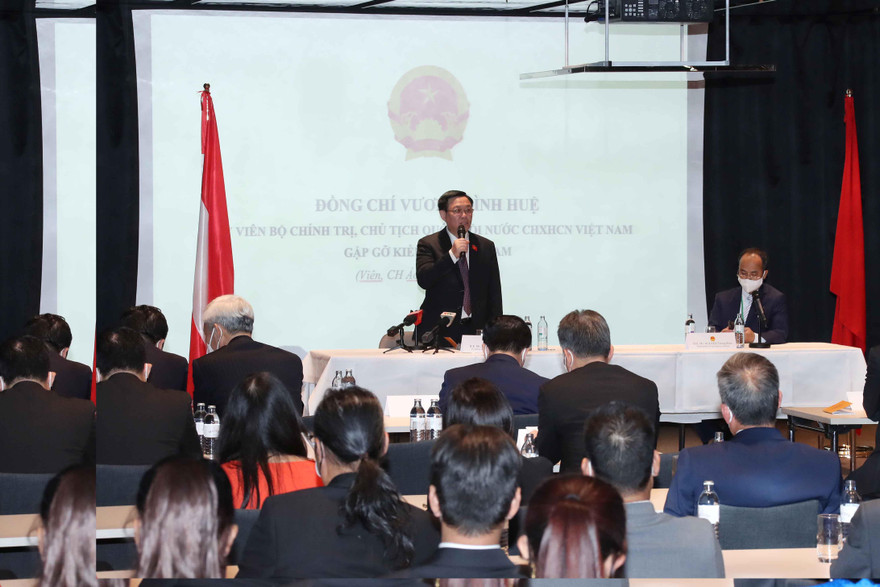 Chủ tịch Quốc hội gặp gỡ với đại diện cộng đồng ở 6 nước.