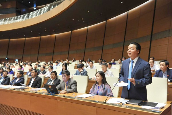 Bộ trưởng Trần Hồng Hà