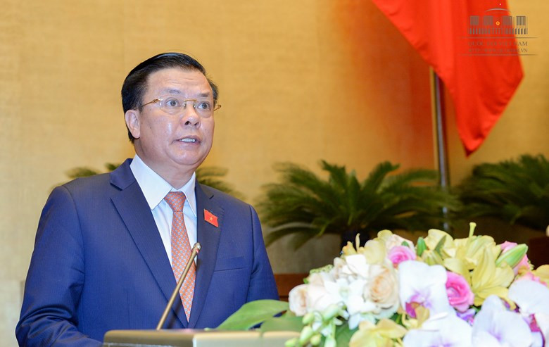 Bộ trưởng Đinh Tiến Dũng