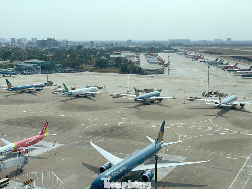 Có hãng hàng không "kêu" phí đỗ tàu bay quá cao, nhưng không muốn đưa máy bay về đõ tại các sân bay địa phương có phí thấp. Ảnh minh họa.