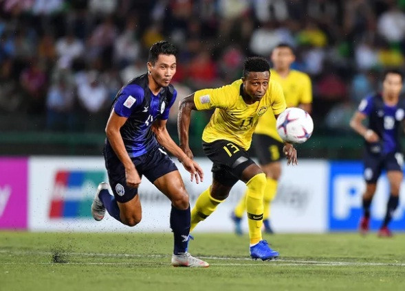 Tiền đạo nhập tịch Mohamadou Sumareh của ĐT Malaysia.