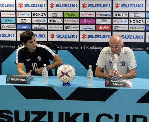 Đội trưởng Phil Younghusband và HLV thầy Sven Goran Eriksson.