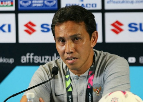 HLV Bima Sakti vẫn lạc quan dù thua Singapore.