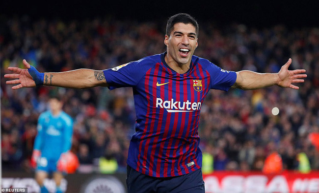 Suarez lập hat-trick giúp Barcelona hủy diệt Real Madrid.