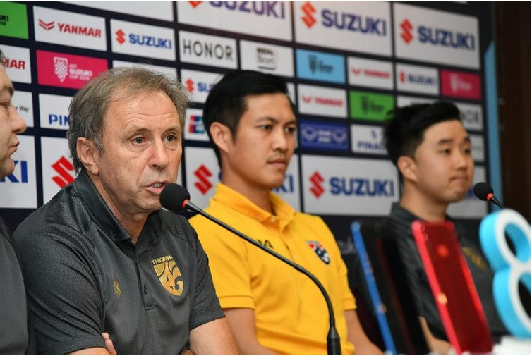 HLV Milovan Rajevac của ĐT Thái Lan.