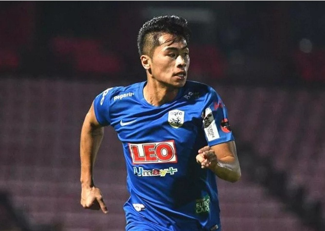 Chakkit Laptrakul là cầu thủ Thái Lan thứ 8 sang Nhật Bản thi đấu.