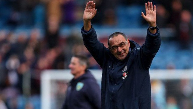 HLV Maurizio Sarri tiếp tục giúp Chelsea thăng hoa.