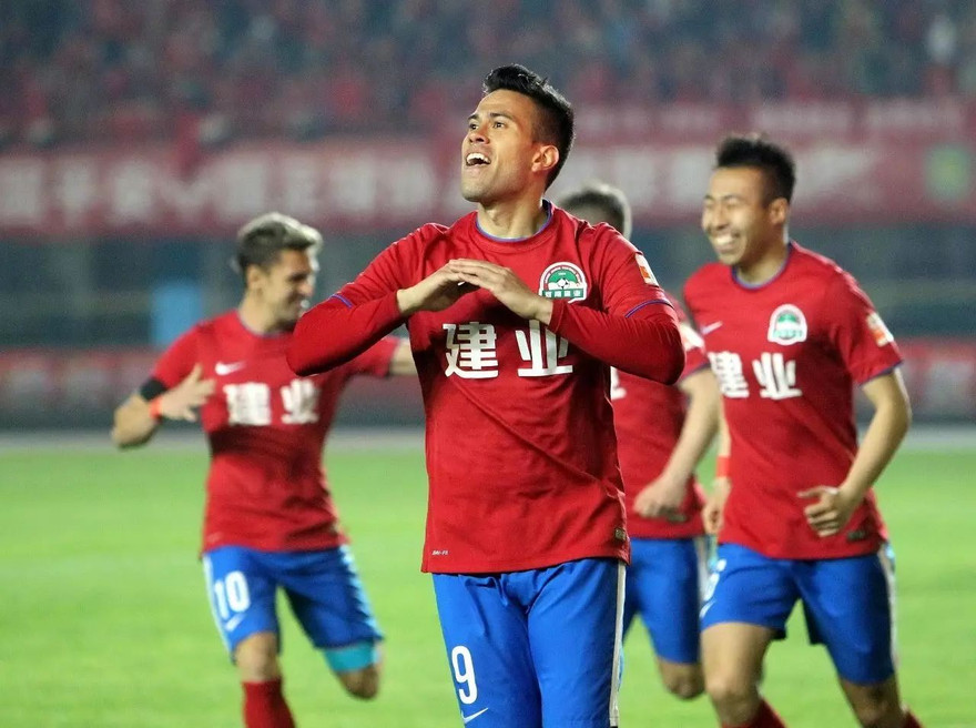 Tiền đạo Javier Patino chính thức lỡ AFF Cup 2018.